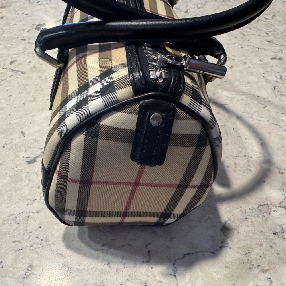 Burberry Tan Nova Check Barrel Shoulder Bag with Black Trim - Picture 4 of 8